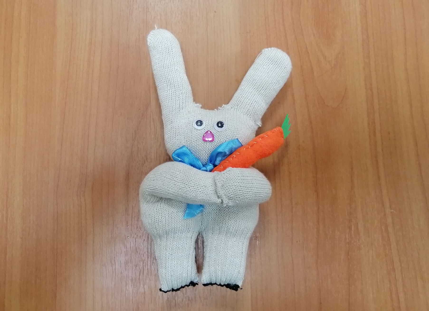 Мастер-класс смотреть онлайн: котёнок из хозяйственной перчатки: делаем простой, необычный и милый подарок мужчине