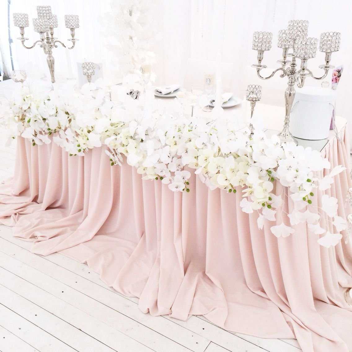 оформление зала на розовую свадьбу