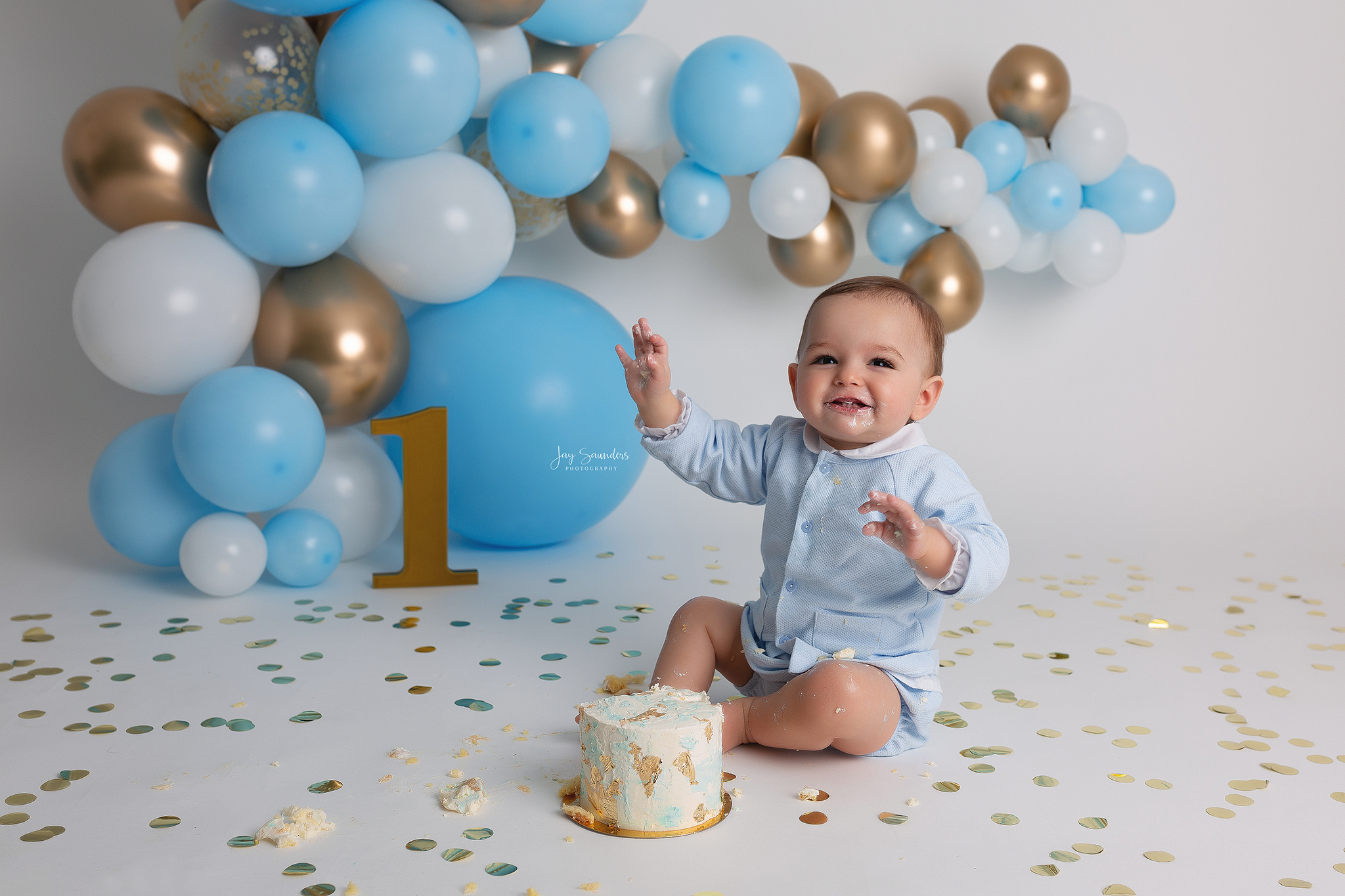 День рождения 1 годик идеи. Фотосессия мальчика 1 год. Фотосессия с ребенком 1 год. Празднование 1 годика мальчику. Фотосессия на годик мальчику.