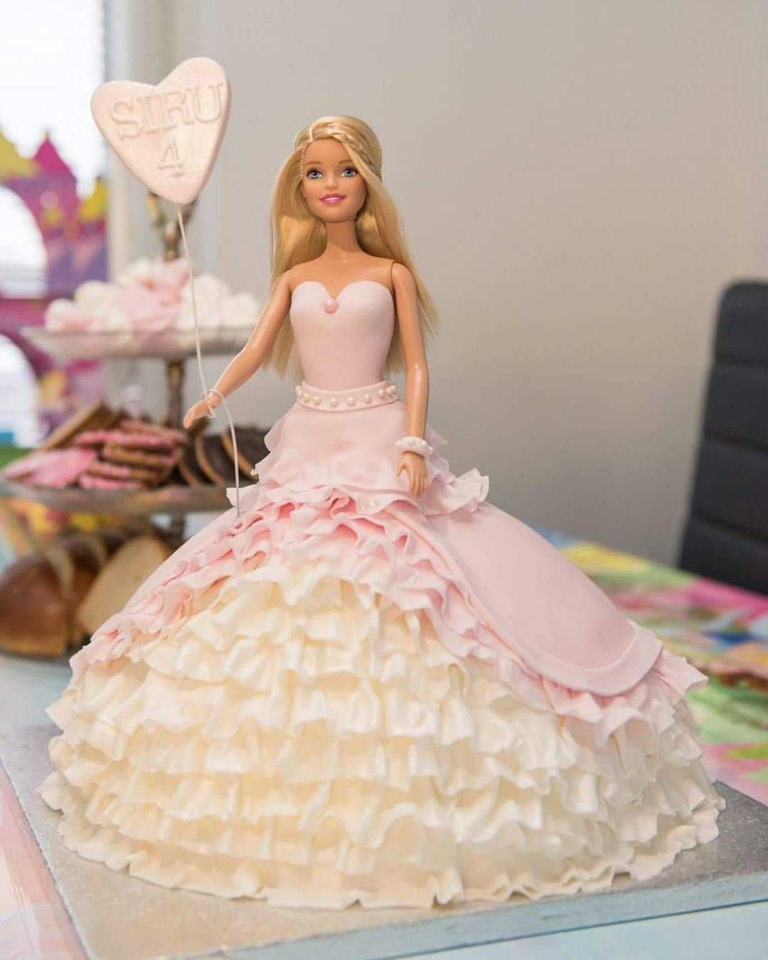 Торт с куклой Барби для девочки 6 лет