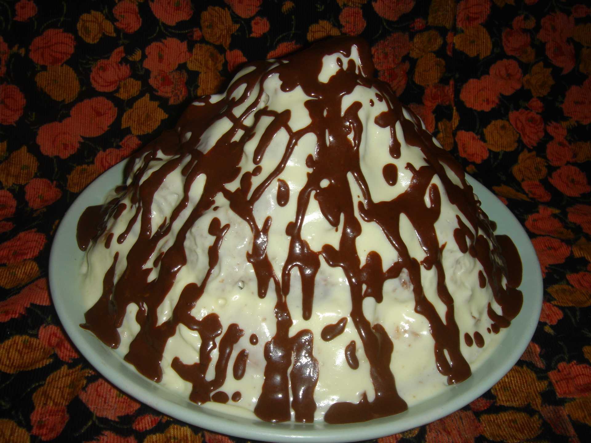 Бисквитный торт с ананасами и грецким орехом, сметанный крем. подробная сборка торта, пошагово с фото. | марина артемьева | дзен