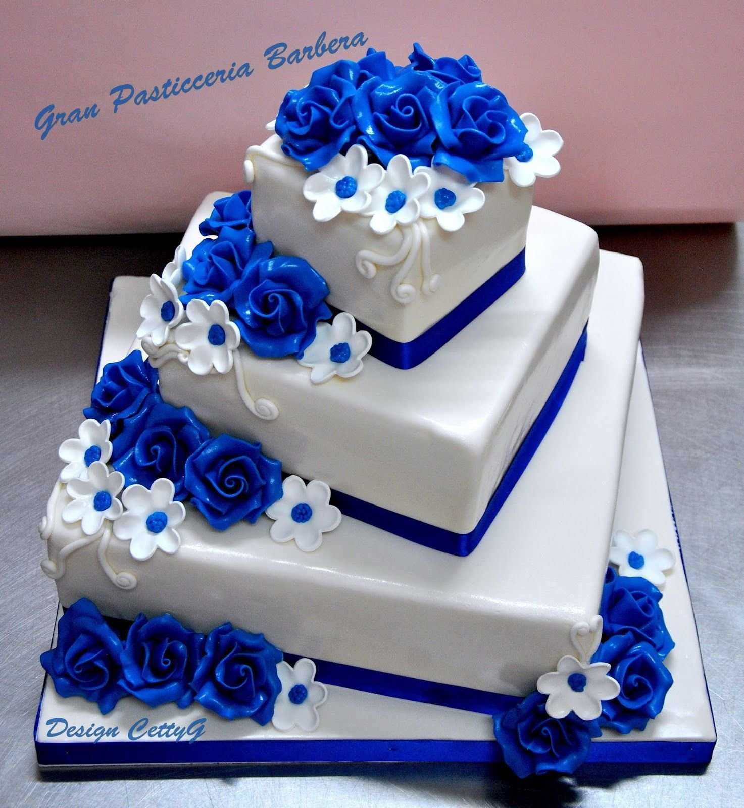 Кремово синий. Свадебный торт в синем цвете. Свадебный торт голубого цвета. Торт синего цвета. Свадебный торт бело голубой.