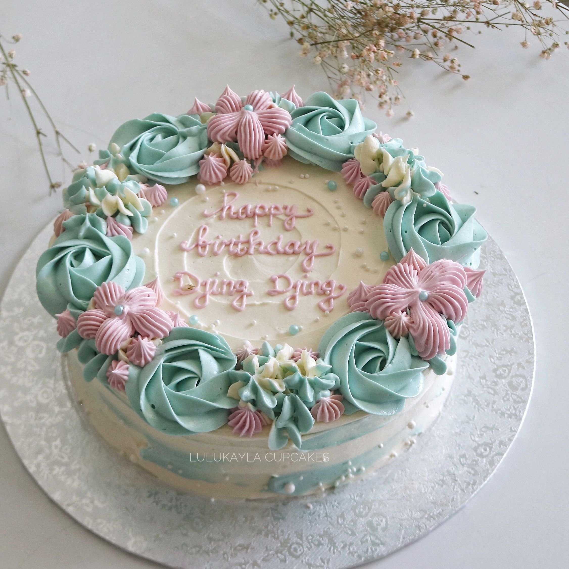 Что подарить женщине на 90 лет недорого, но со вкусом