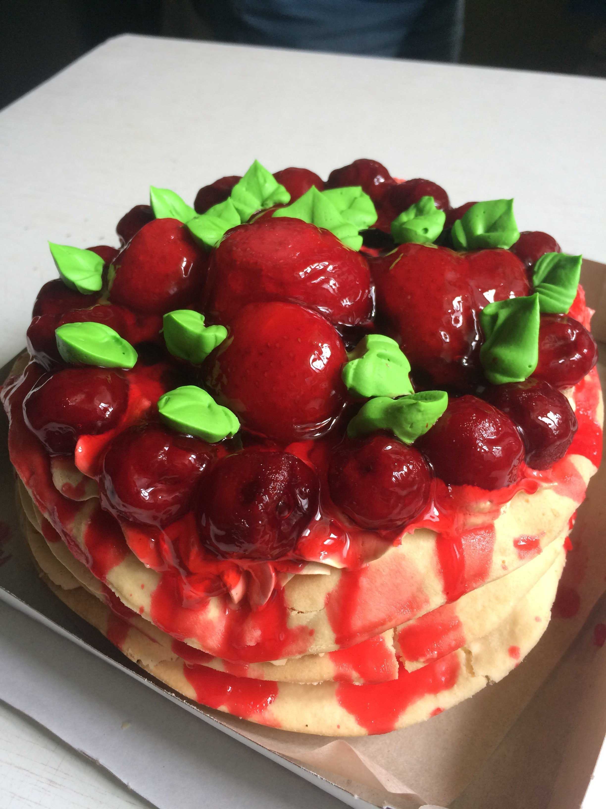 Шедевры советских кондитеров: какие бисквитные торты были популярны в то время