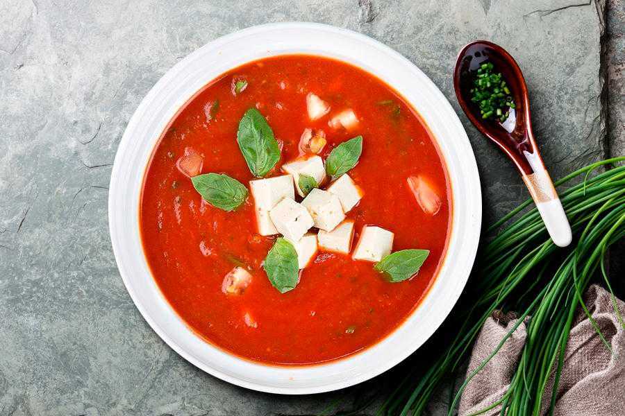 Мороженое ятис
кокосово-томатный суп с омарами, имбирем и перцем чили