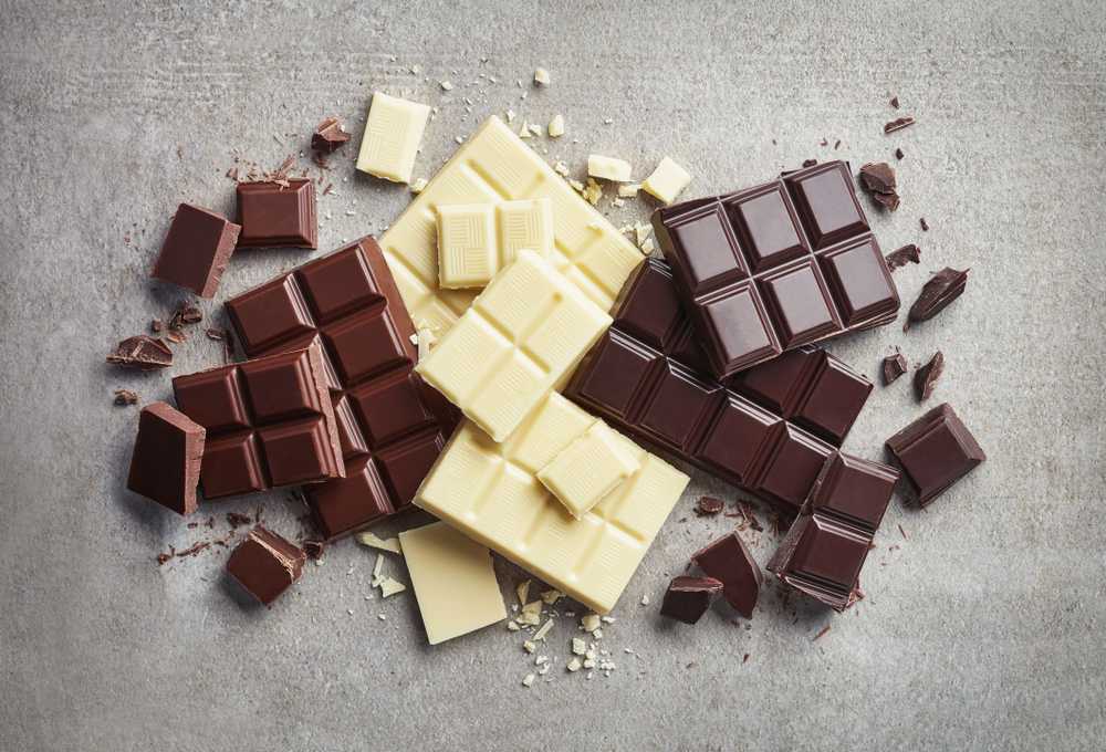 Шоколадка фистеблс. Шоколад Каргилл темный. Плиточный шоколад. Шоколадная плитка. Обыкновенный шоколад.