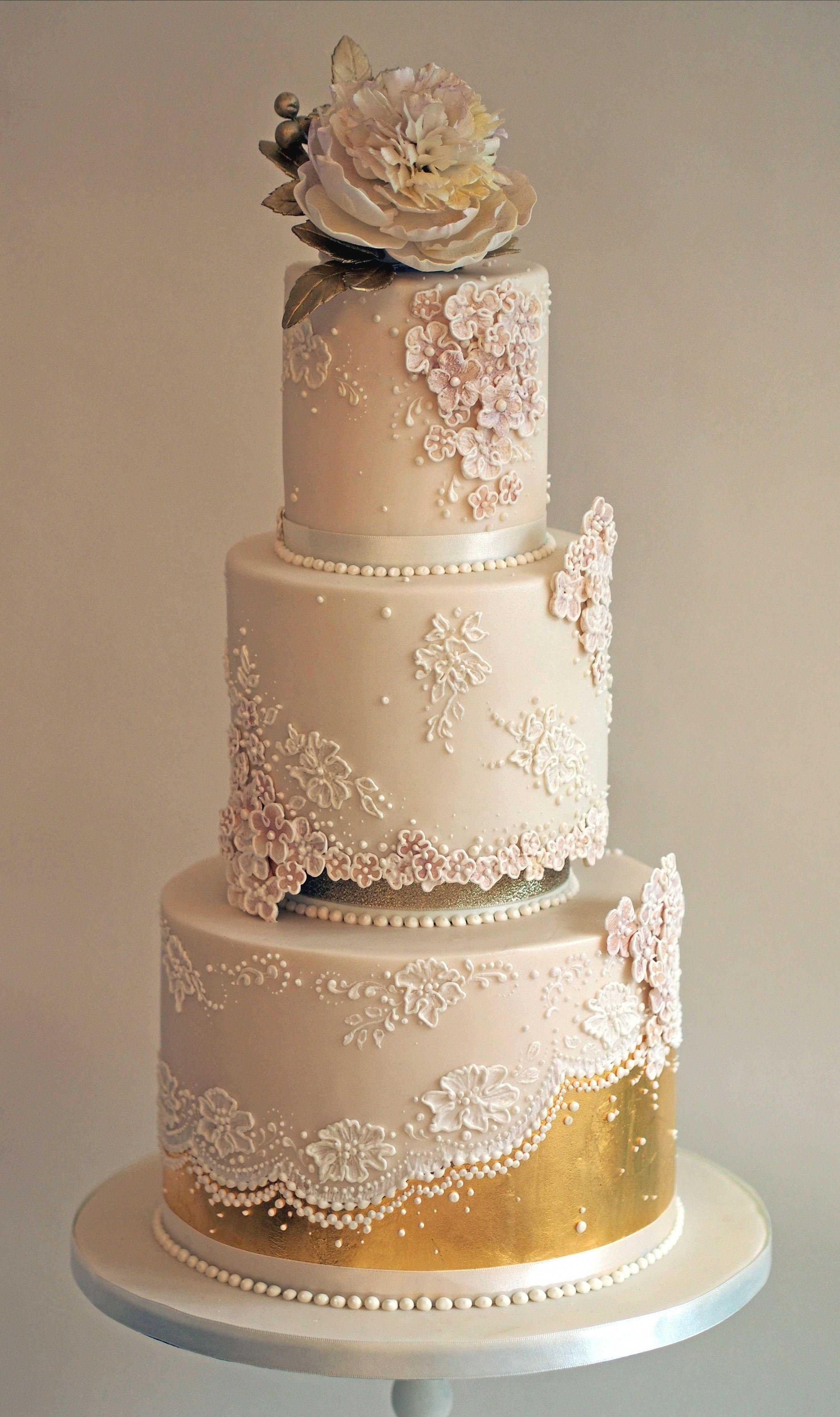 Свадебный торт золото