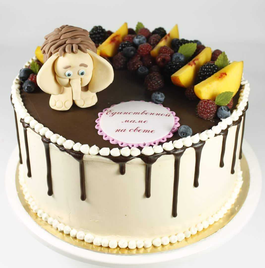 Торт маме дети. Торт для мамы. Торт с днем рождения!. Торт маме наьдееь рождение. Торттна день рождения маме.